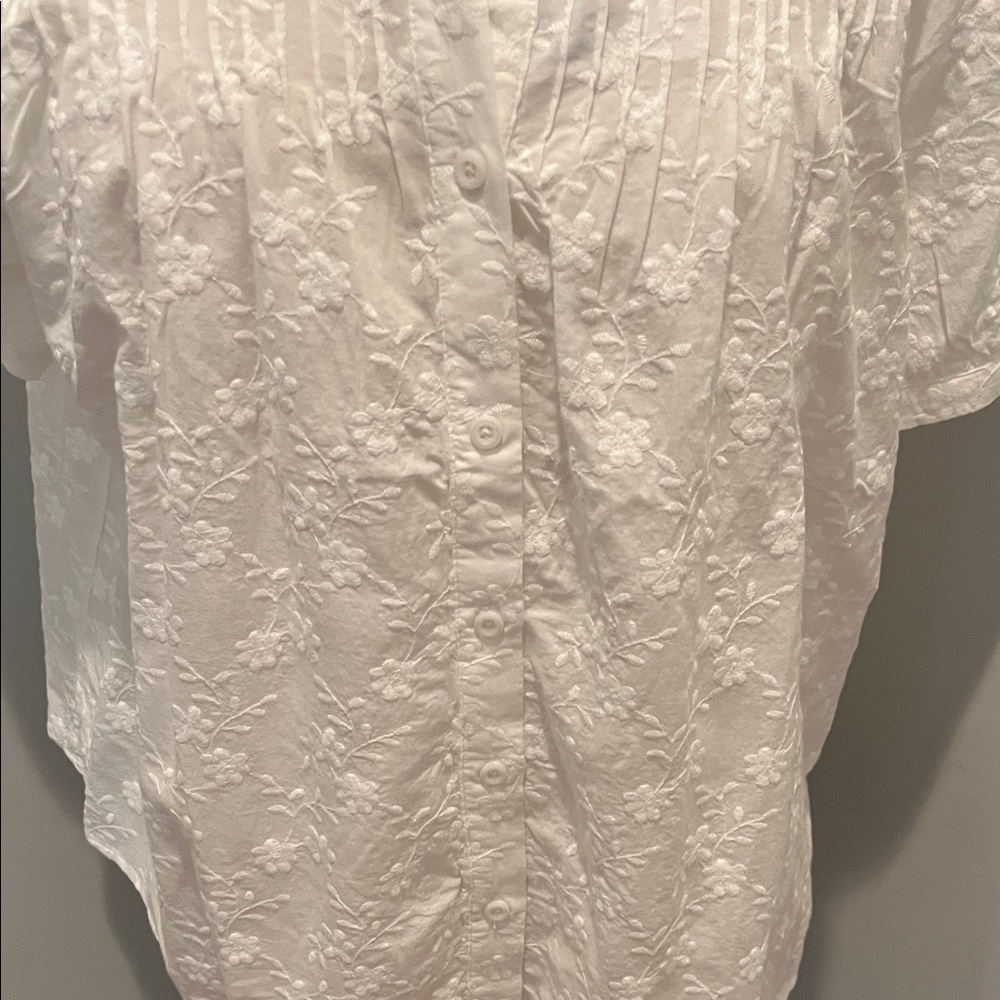 johnnie-O White Embroidered Button-Front Puff Sleeve Top - Picture 4 of 5
